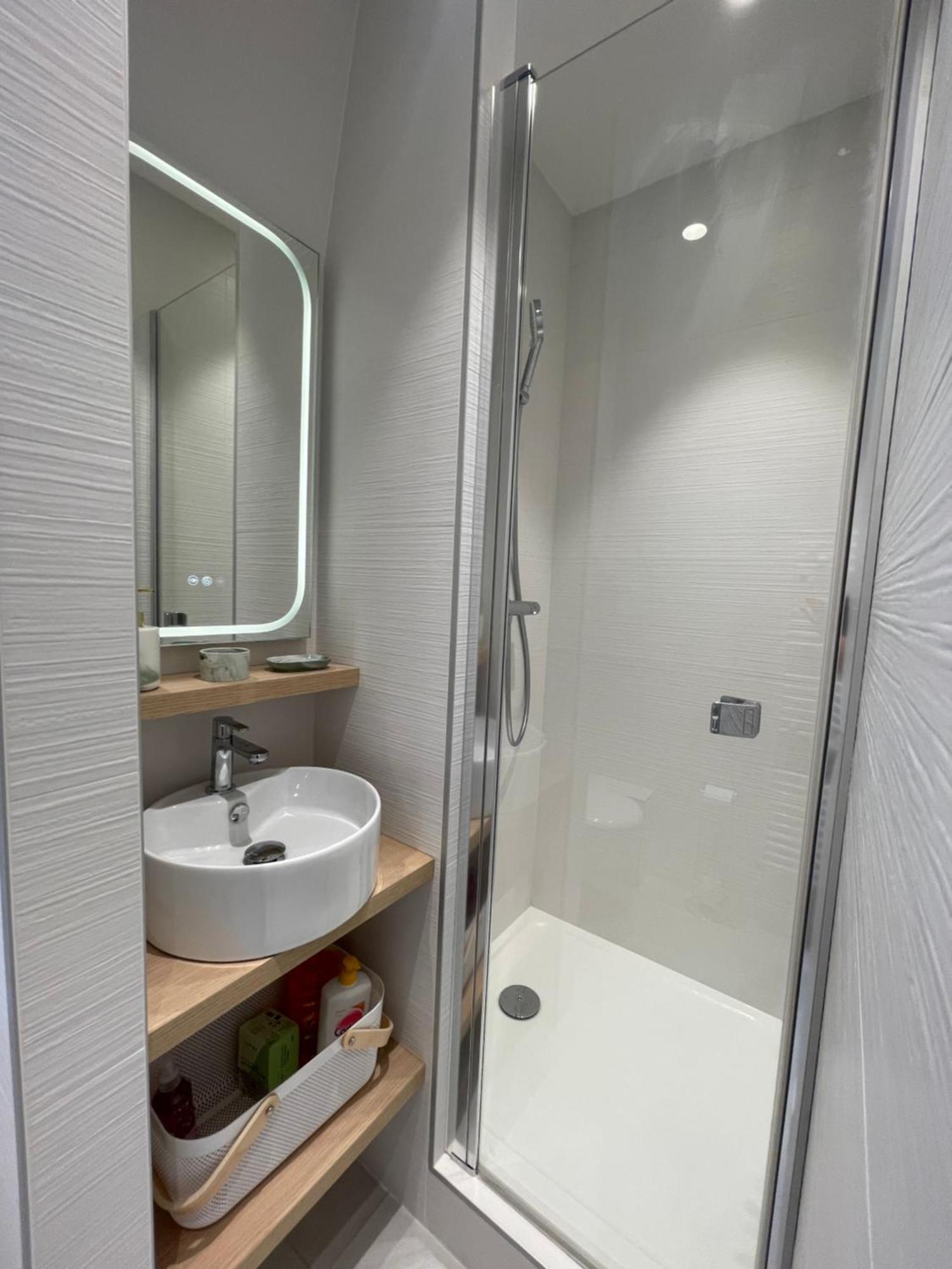 Appartements De Charme Du General Leclerc - Place D'Erlon - Hypercentre - Gare - ריימס מראה חיצוני תמונה