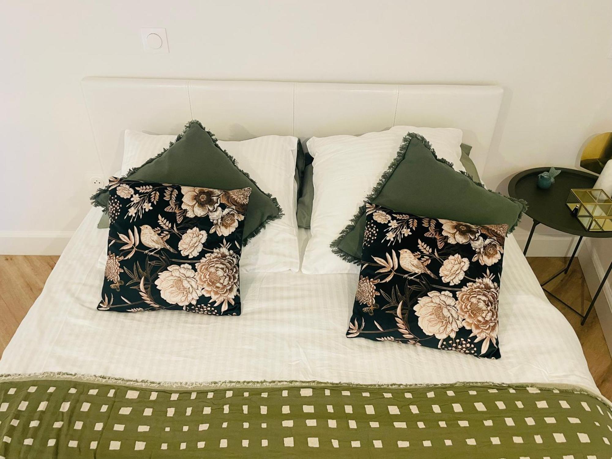 Appartements De Charme Du General Leclerc - Place D'Erlon - Hypercentre - Gare - ריימס מראה חיצוני תמונה